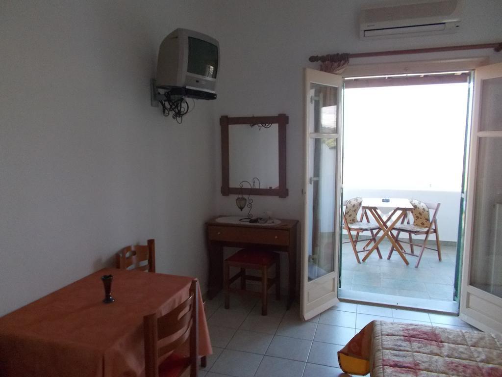 Studios Marianna Skyros Habitación foto